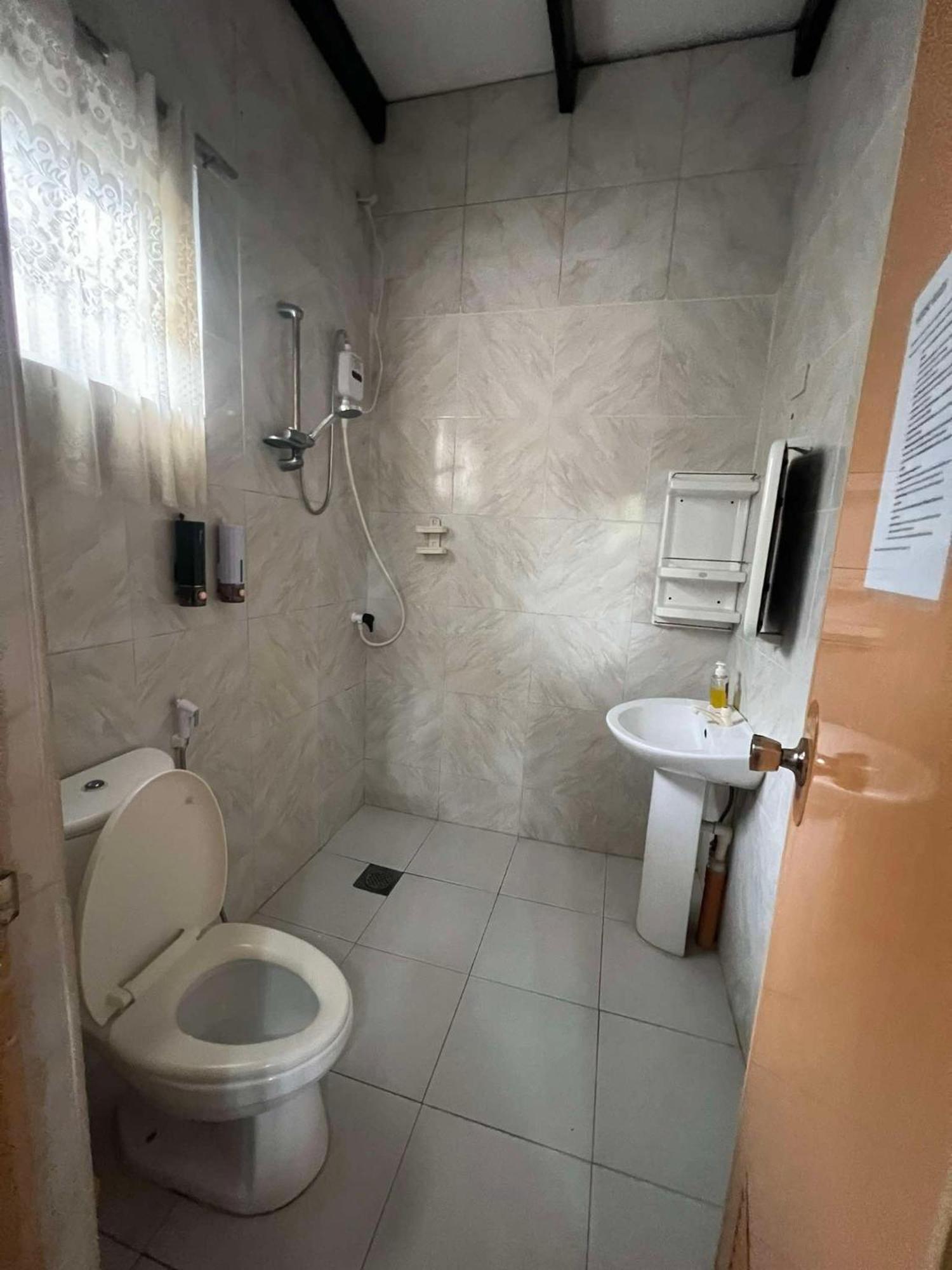 Ice Bear Bar & Tourist Inn Dauis Cameră foto